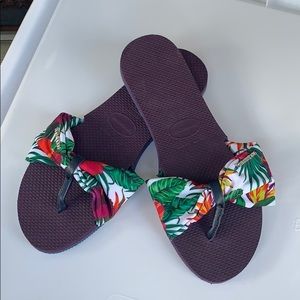 New Havaianas sandals size 7